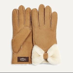 Women’s Sheepskin Bow Gloves S